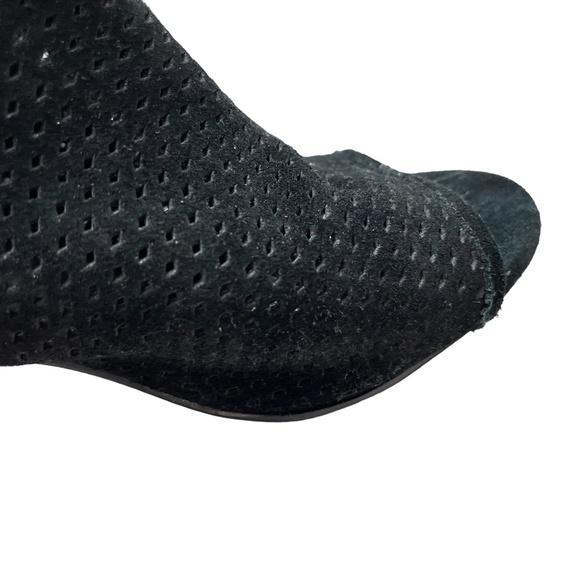 AEROSOLES HIGH FREQUENCY Black Genuine Leather Chunky High Heels Ankle Booties 7 - Picture 12 of 16